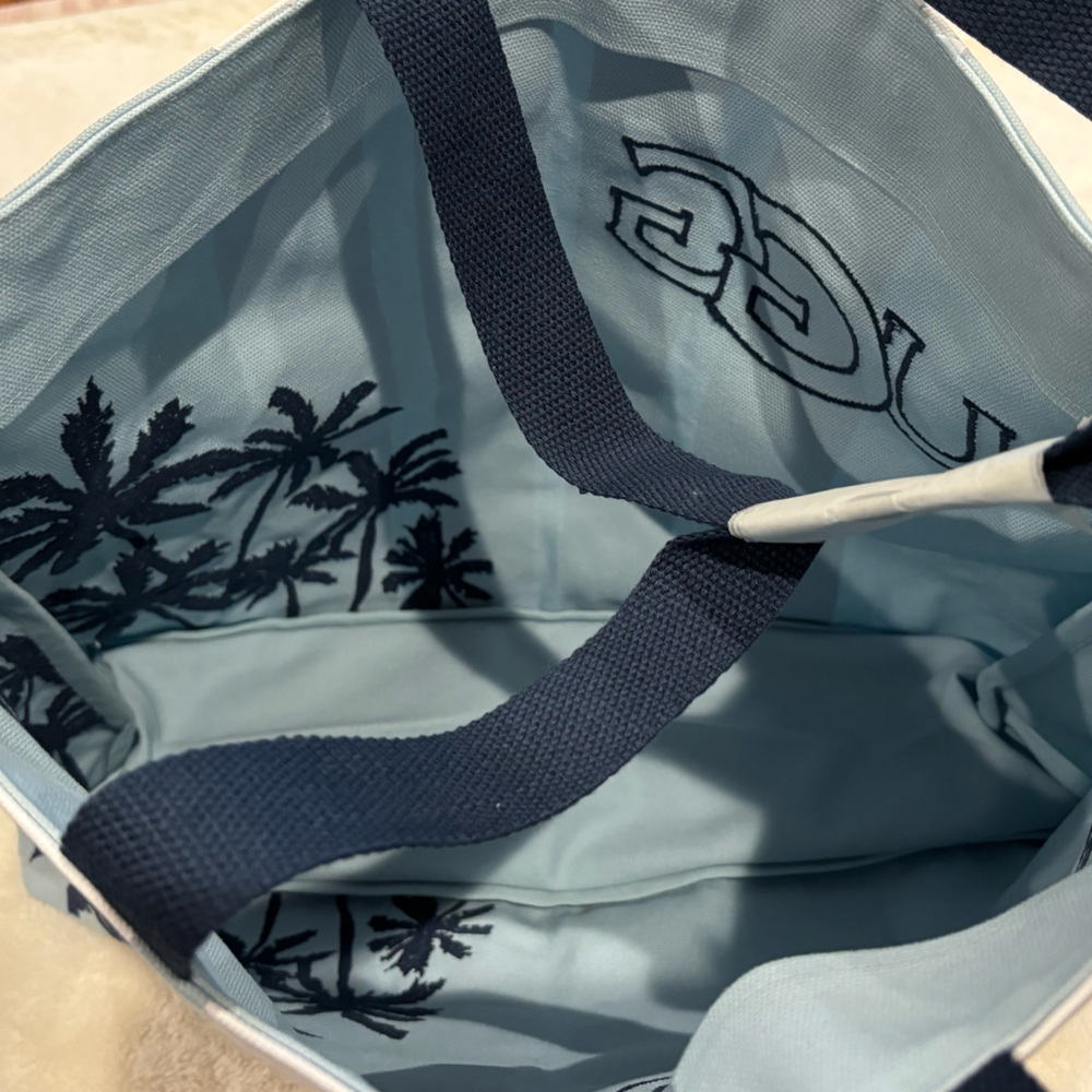 New Ugg blue and white tote - Picture 5 of 5